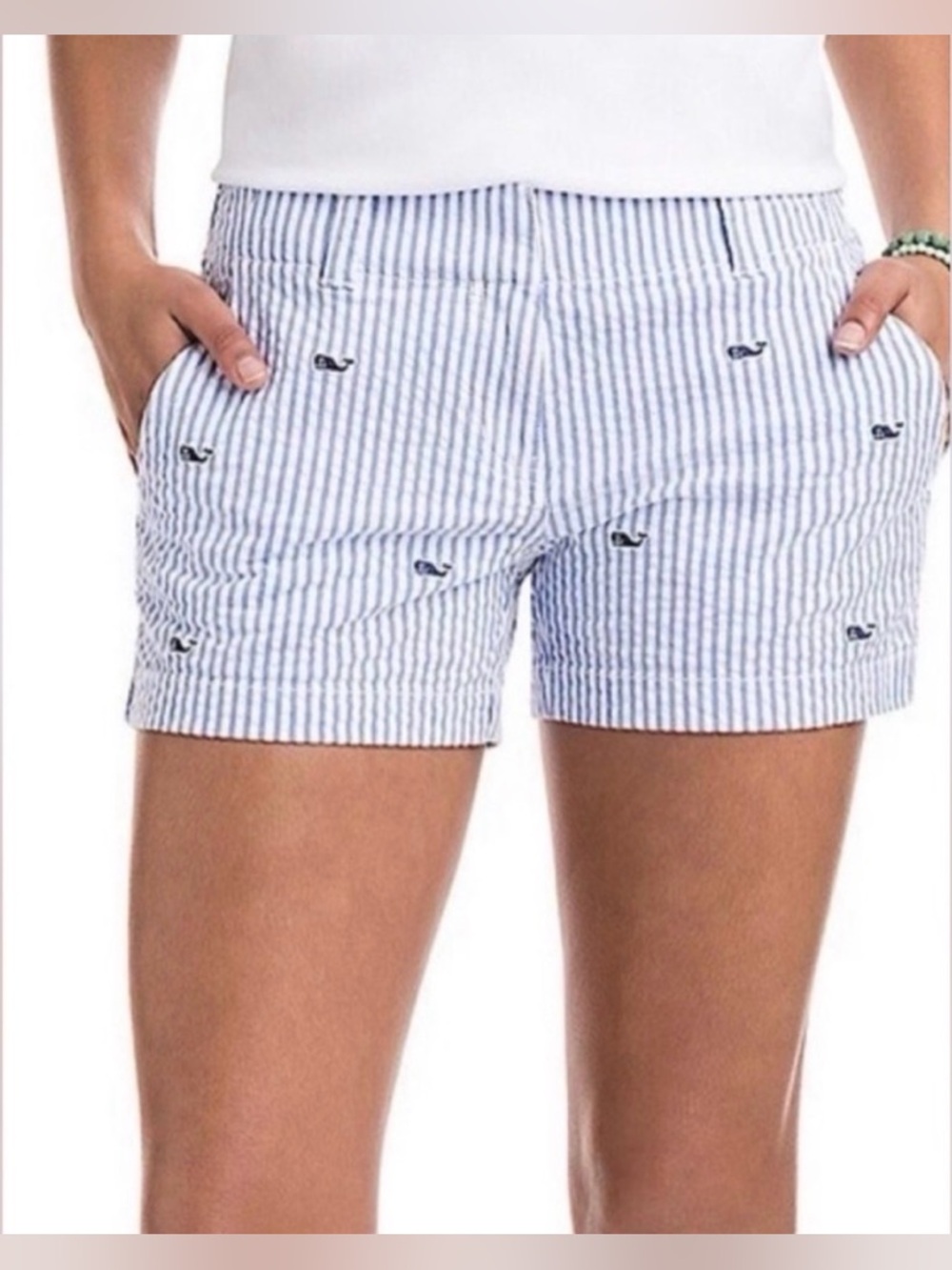 Vineyard Vines Women's Seersucker Whale Embroidered Shorts
Size 2